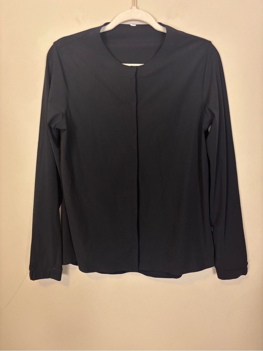 lululemon Black Solo Travel Long-Sleeve Hidden Button Front Blouse Top Women’s